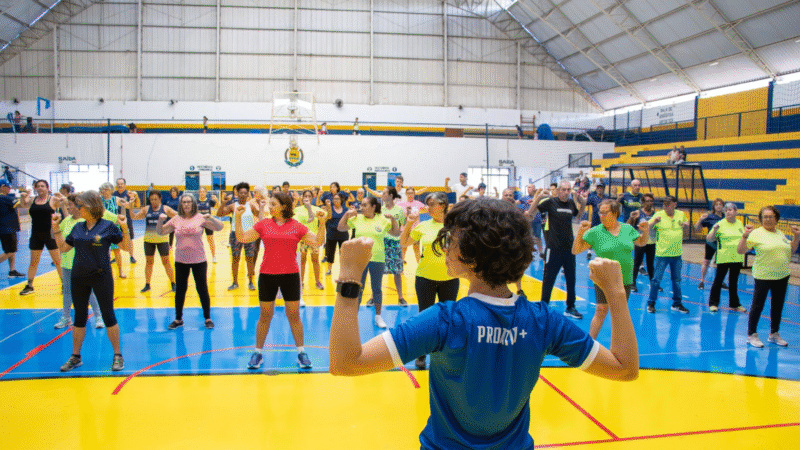 IDOSOS DE JAGUARIÚNA PARTICIPAM DE ATIVIDADES NO AZULÃO
