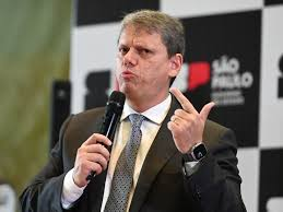 TARCÍSIO DE FREITAS REAGE E ACUSA PT DE CAMPANHA DE DESCONSTRUÇÃO DE IMAGEM