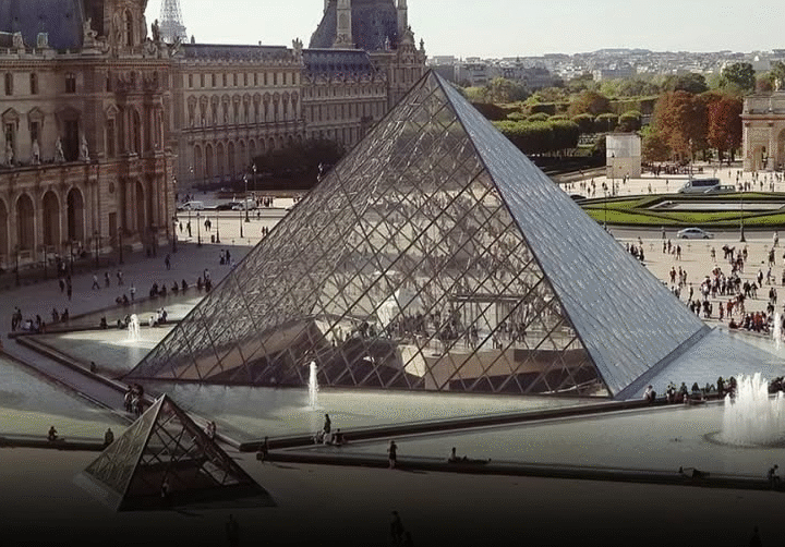 ROUBO NO LOUVRE: JOIAS IMPERIAIS DE NAPOLEÃO E DA IMPERATRIZ EUGÉNIE SÃO LEVADAS EM ASSALTO RELÂMPAGO