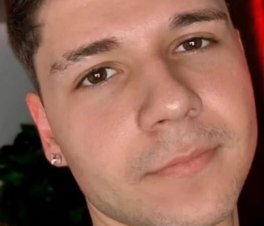 Jovem de 21 anos morre após acidente da motocicleta que ele estava com carro de autoescola em Pedreira .