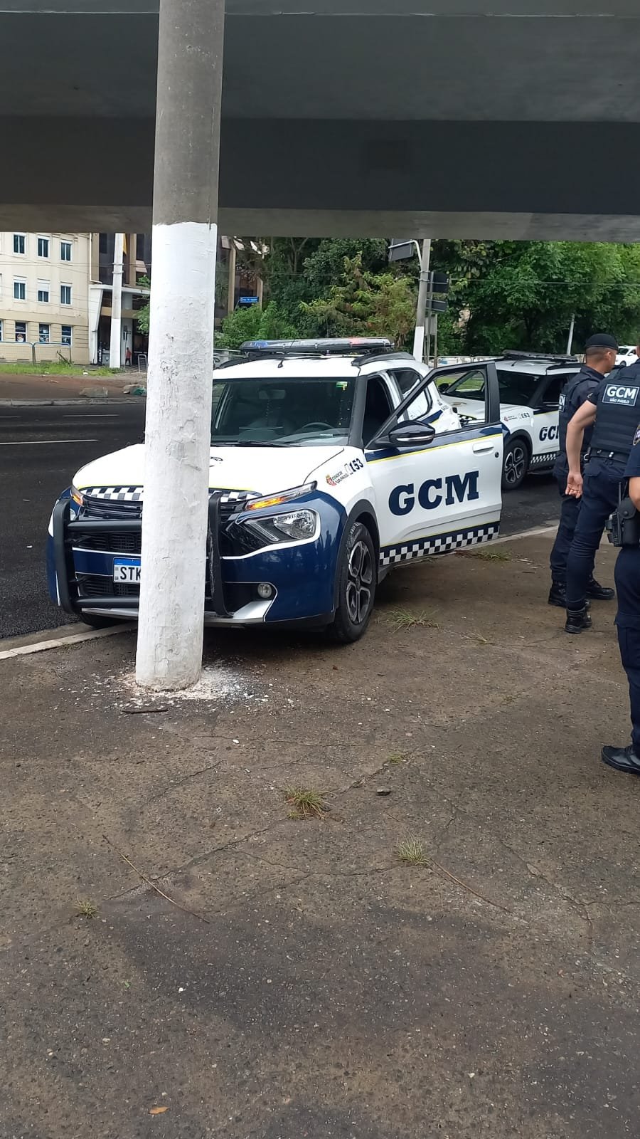🚨 Ladrão furta viatura da GCM no Parque Dom Pedro, em São Paulo, e é preso após perseguição