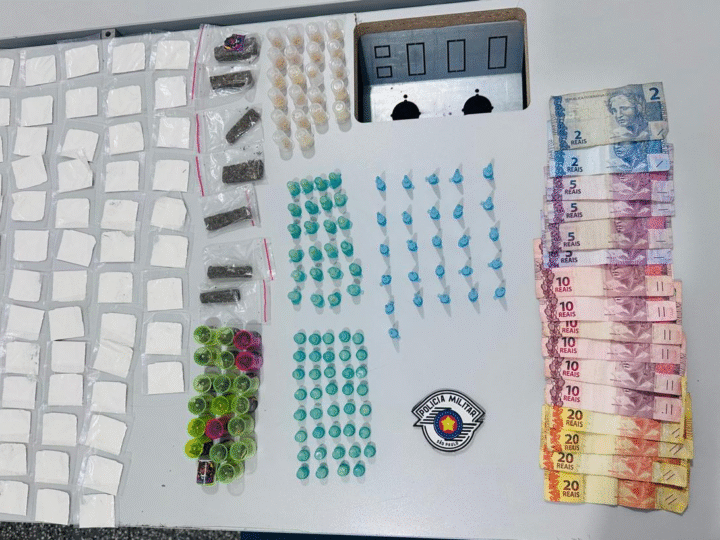 POLÍCIA MILITAR DESMANTELA “CASA BOMBA” E APREENDE GRANDE QUANTIDADE DE DROGAS EM AMPARO