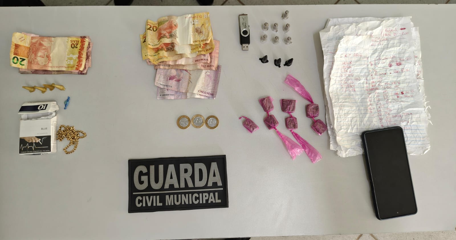 GCM prende dois homens por tráfico de drogas em Santo Antônio de Posse