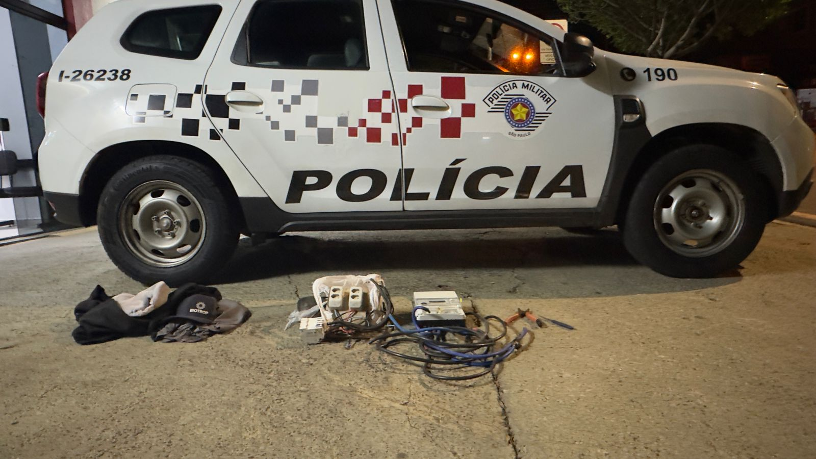 POLÍCIA MILITAR PRENDE SUSPEITO POR FURTO DURANTE A MADRUGADA EM JAGUARIÚNA