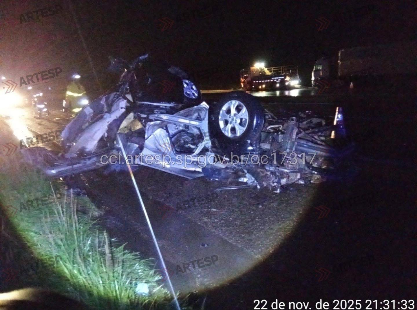 COLISÃO FRONTAL DEIXA UMA VÍTIMA FATAL E BLOQUEIA A RODOVIA SP-340 EM MOGI GUAÇU-SP