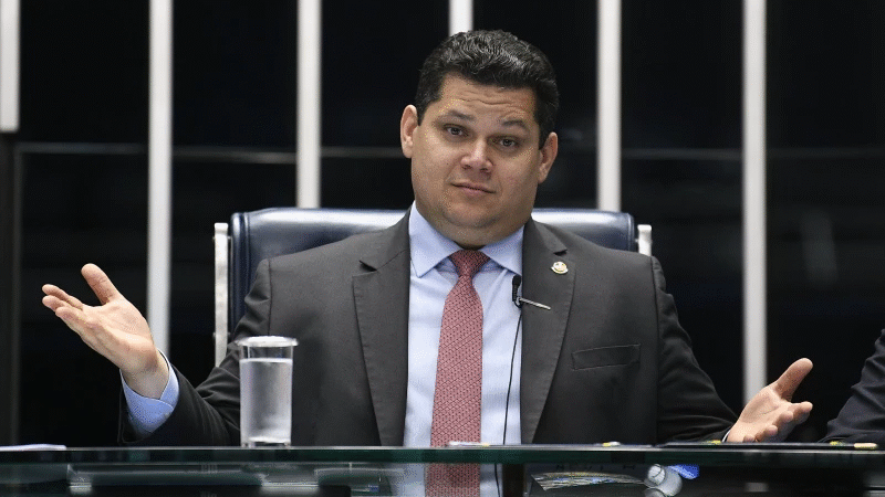 ALCOLUMBRE ROMPE COM O PLANALTO E ENVIA RECADO DURO: “VOU MOSTRAR AO GOVERNO O QUE É NÃO TER O SENADO COMO ALIADO”