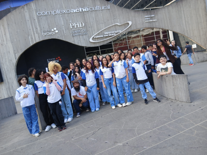 ALUNOS DA ESCOLA PREFEITO JOAQUIM PIRES VISITAM INSTITUTO TOMIE OHTAKE