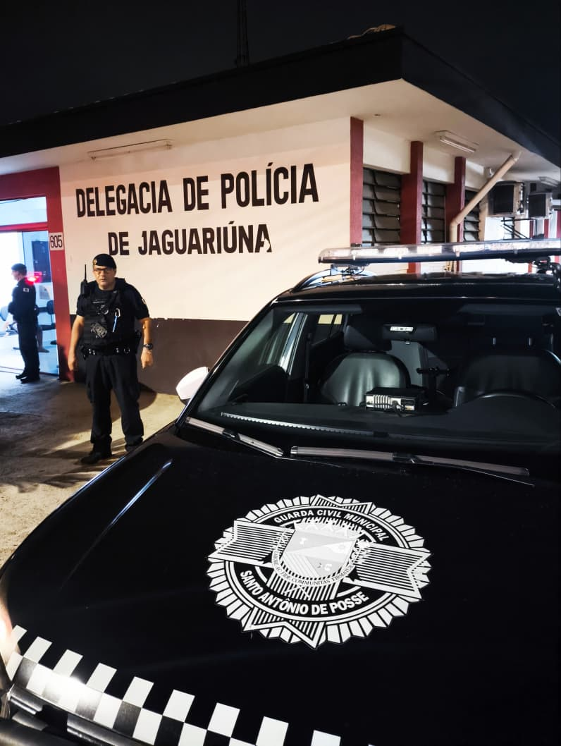 Guarda Civil Municipal de Santo Antônio de Posse prende suspeito por tráfico de drogas em área de mata