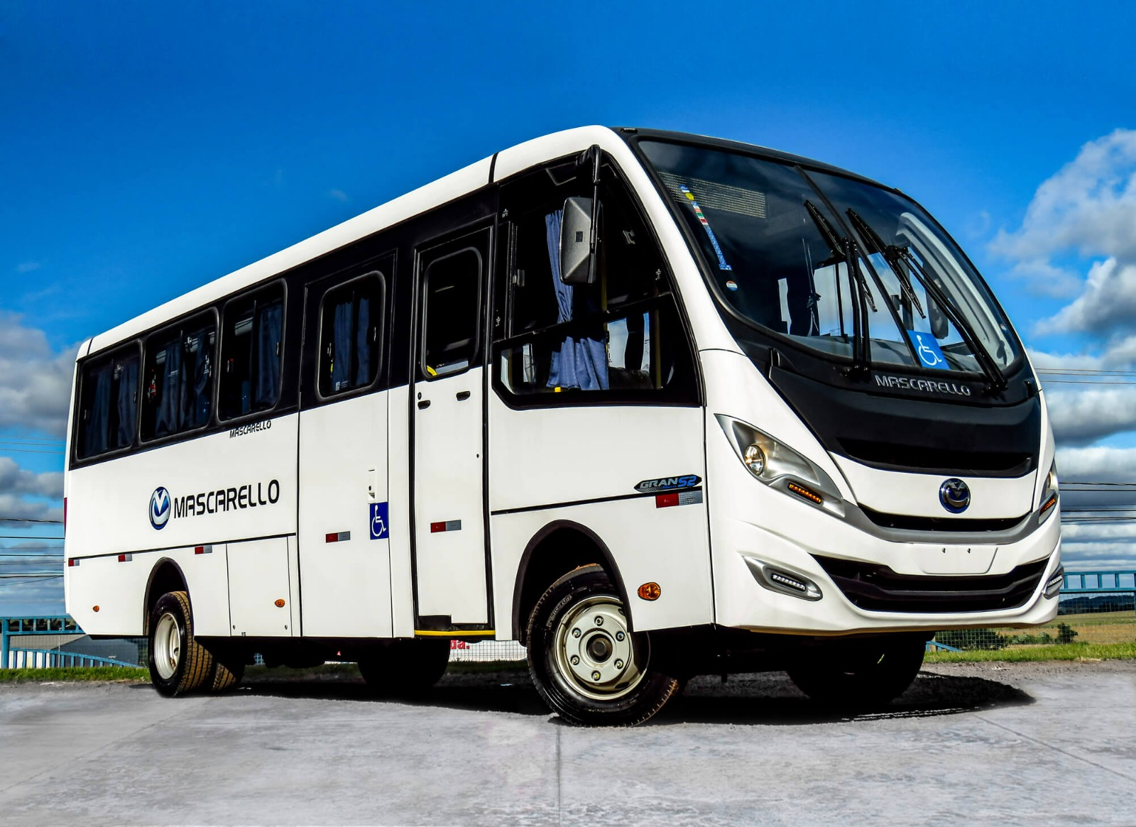 Um ano do incêndio: Prefeitura anuncia a conquista de novo micro-ônibus para a Saúde