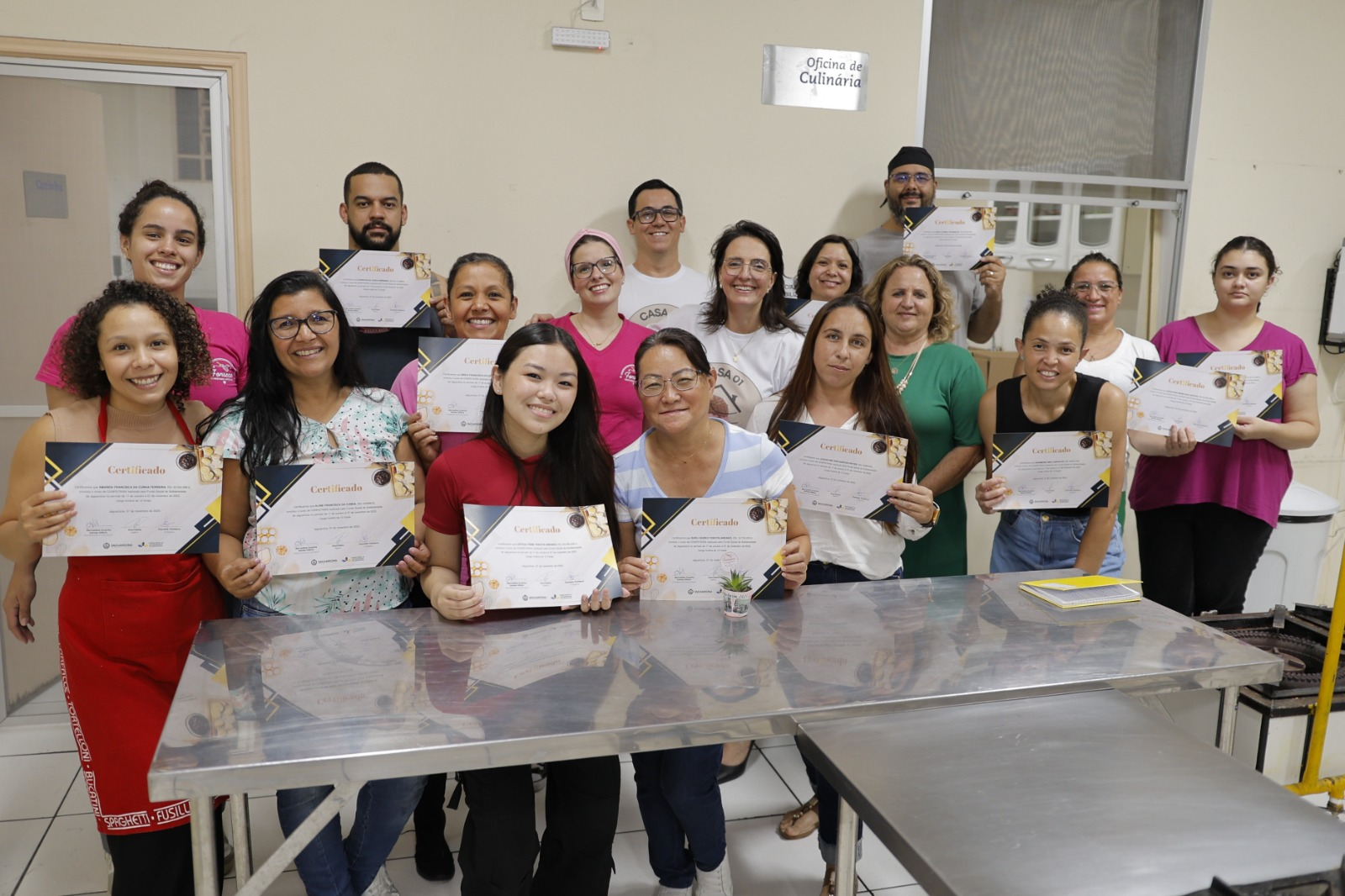 15 ALUNOS CONCLUEM CURSO GRATUITO DE CONFEITARIA DO FUNDO SOCIAL