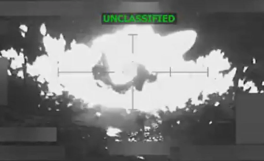 📰 EUA bombardeiam embarcações no Pacífico e deixam seis mortos em operação antinarcóticos