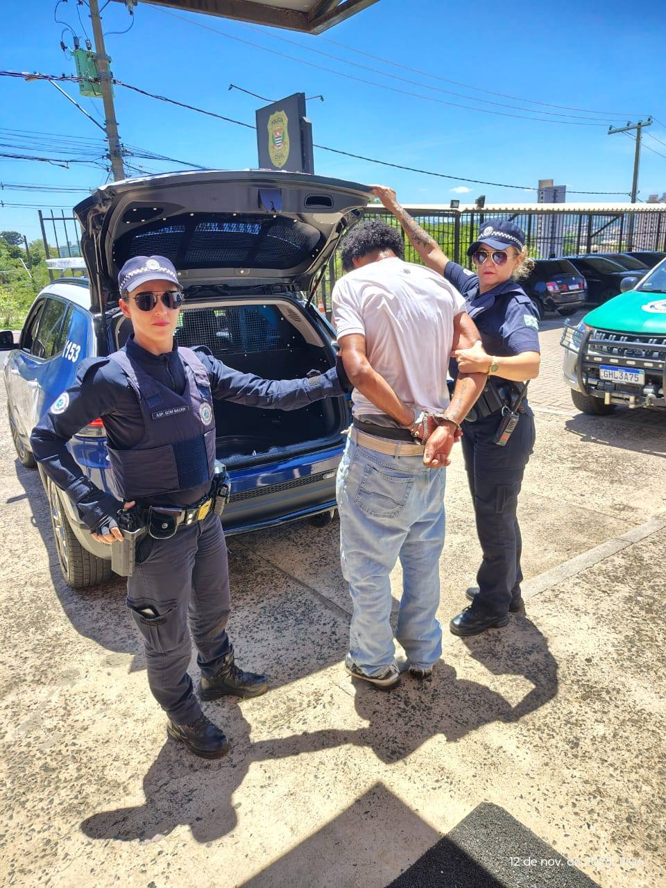 AÇÃO RÁPIDA E EFICIENTE: GCM DE VALINHOS PRENDE AUTOR DE ROUBO A JOALHERIA E RECUPERA TODAS AS JOIAS