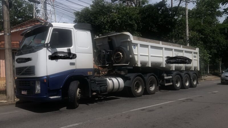 Carreta com indícios de clonagem é localizada e apreendida após ação integrada