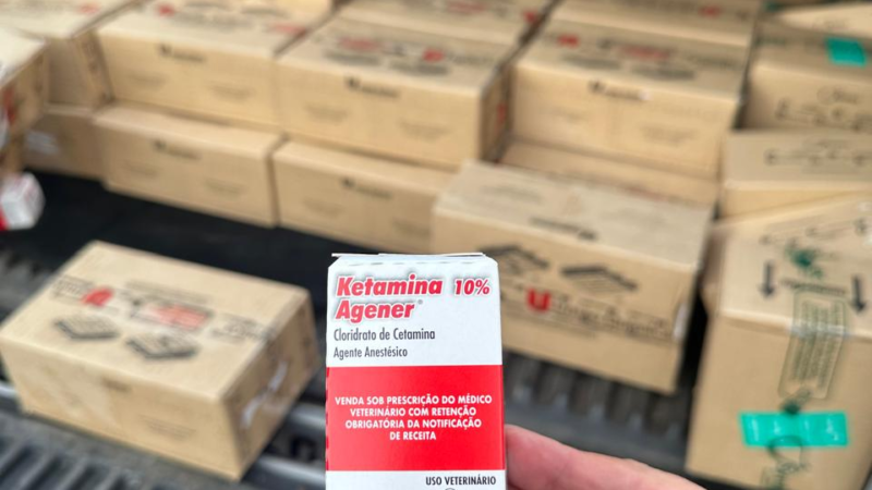 OPERAÇÃO CONJUNTA APREENDE MAIS DE MIL FRASCOS DE CETAMINA EM ESTIVA GERBI E MOGI GUAÇU