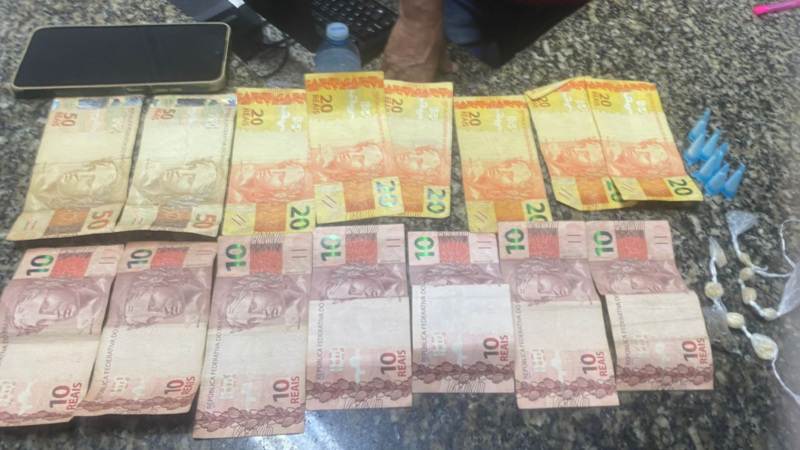 POLÍCIA MILITAR PRENDE INDIVÍDUO POR TRÁFICO DE DROGAS EM PEDREIRA.