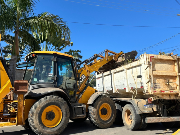 Prefeitura de Holambra realiza na próxima semana última Operação Cata-Bagulho do anoA Prefeitura de Holambra realizará, entre os dias 15 e 19 de dezembro, a última Operação Cata-Bagulho do ano. A ação, coordenada pelo Departamento Municipal de Serviços Públicos, tem como finalidades manter a cidade limpa e organizada.
