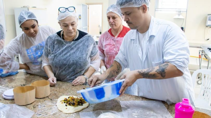 FUNDO SOCIAL DE JAGUARIÚNA FORMA 449 PESSOAS EM CURSOS GRATUITOS EM 2025