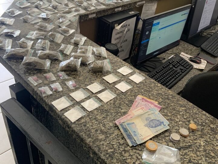 🚓 GCM DE JAGUARIÚNA PRENDE INDIVÍDUO POR TRÁFICO DE DROGAS NO CONDOMÍNIO JAGUARIÚNA I