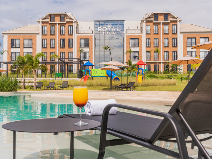 Carnaval 2026 do Royal Tulip Holambra tem desfile de blocos, pagode, oficina de máscaras e atrações para toda a família