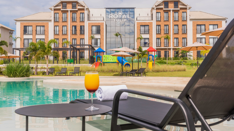 Carnaval 2026 do Royal Tulip Holambra tem desfile de blocos, pagode, oficina de máscaras e atrações para toda a família