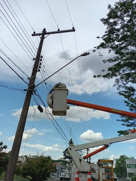 QUE TODAS CIDADES FAÇAM O MESMO – Nova Lei cria regras para manutenção, fiscalização e retirada de fiação aérea em Mogi Guaçu