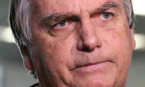 QUEREM MATAR O EX PRESIDENTE ??? – Bolsonaro sofre queda na prisão, apresenta ferimentos e atendimento médico gera questionamentos .