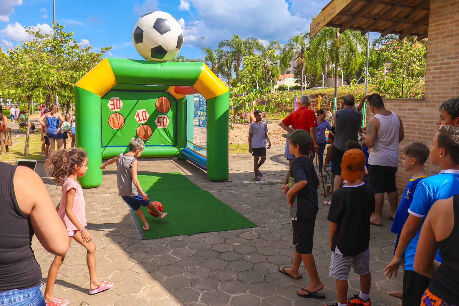 FESTIVAL DE FÉRIAS ACONTECE NO PARQUE DOS LAGOS NESTE DOMINGO