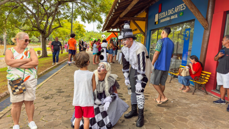 FESTIVAL DE FÉRIAS REÚNE FAMÍLIAS NO PARQUE DOS LAGOS EM JAGUARIÚNA