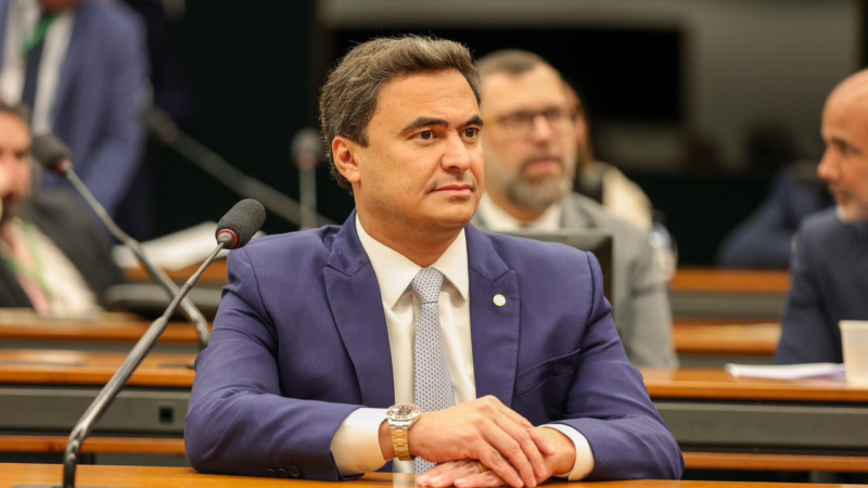 PROJETO DE LEI DE MAURICIO NEVES REPERCUTE NO DEBATE SOBRE PROTEÇÃO DE CRIANÇAS NA INTERNET