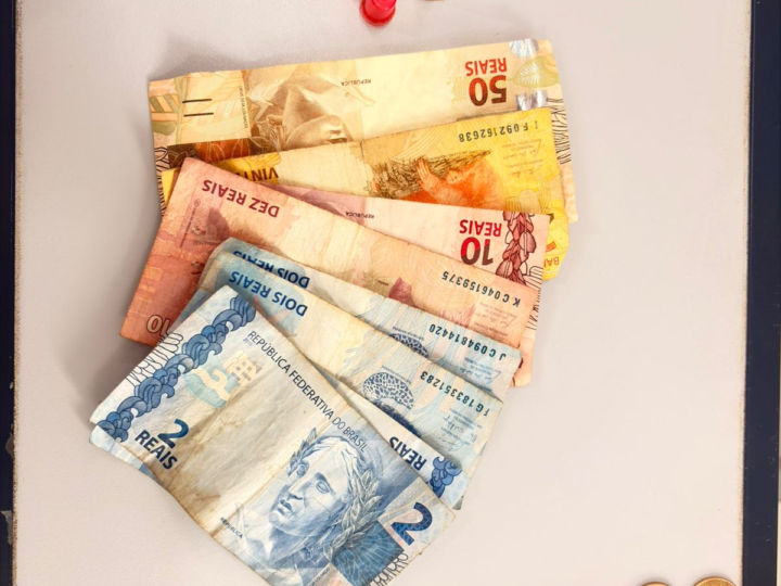 POLÍCIA MILITAR PRENDE CRIMINOSO E APREENDE DROGAS EM ESTIVA GERBI