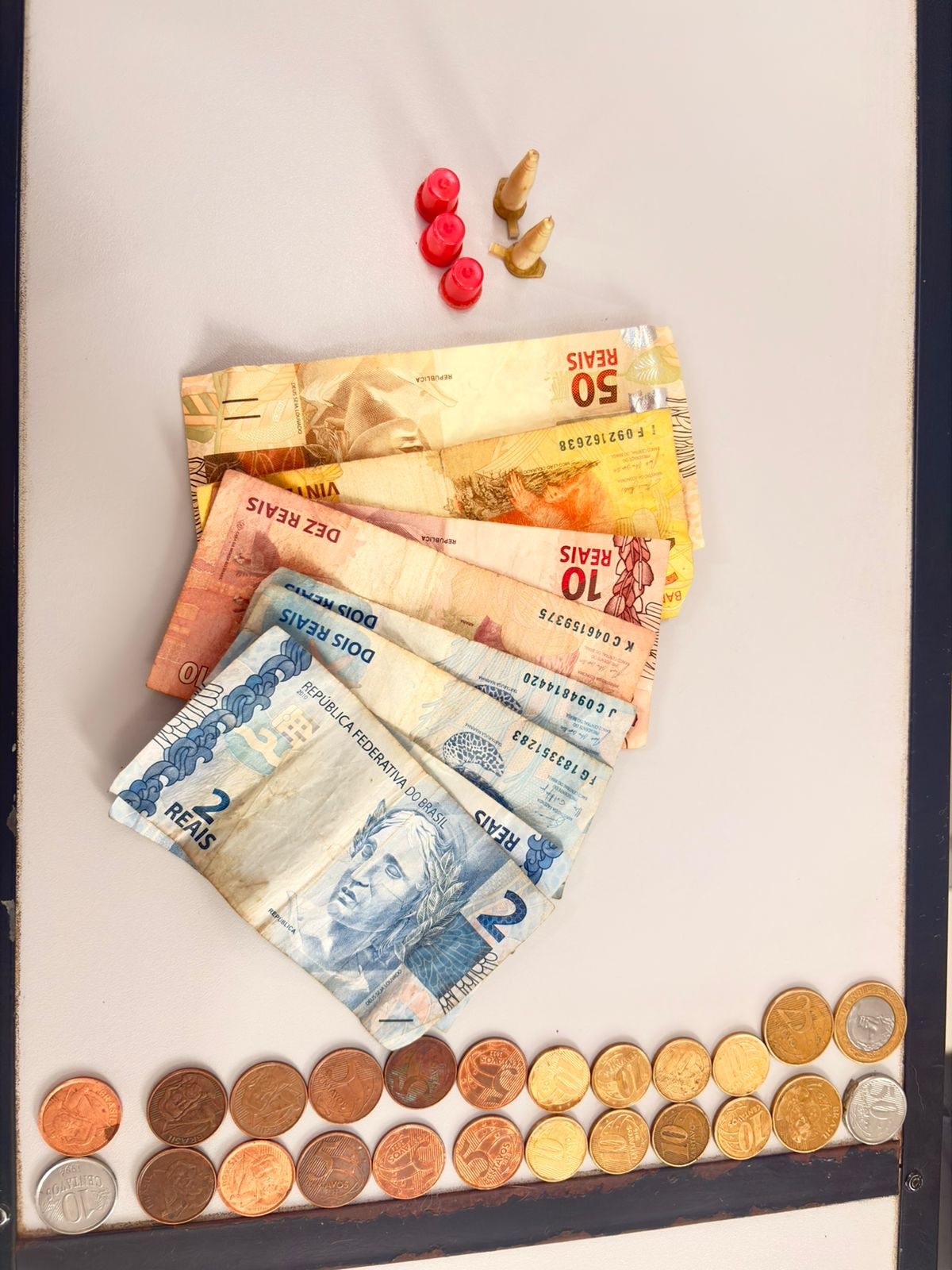 POLÍCIA MILITAR PRENDE CRIMINOSO E APREENDE DROGAS EM ESTIVA GERBI