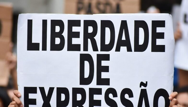Debate sobre liberdade de imprensa volta ao centro após decisões judiciais