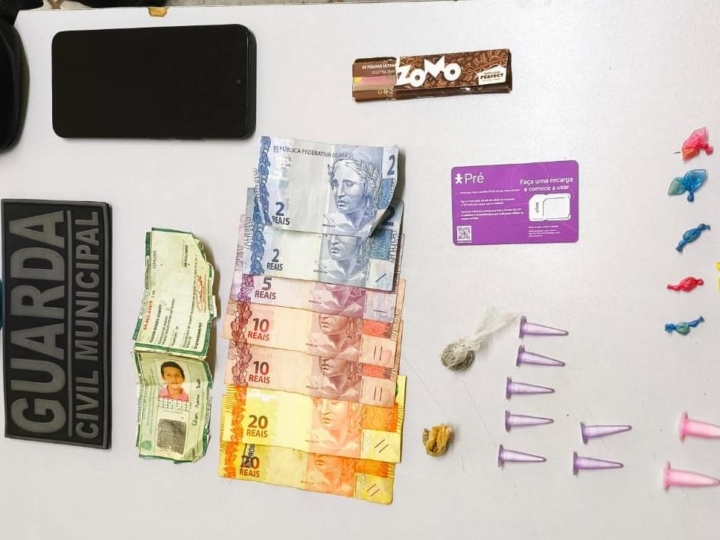 TRÁFICO DE DROGAS TERMINA COM PRISÃO EM FLAGRANTE EM SANTO ANTÔNIO DE POSSE