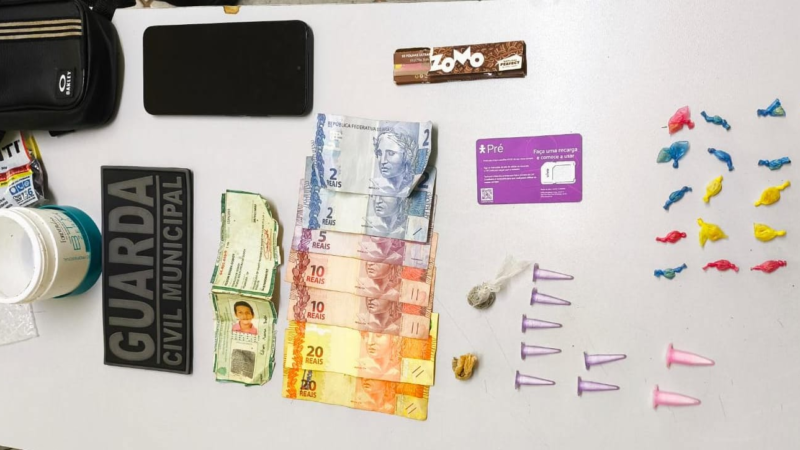 TRÁFICO DE DROGAS TERMINA COM PRISÃO EM FLAGRANTE EM SANTO ANTÔNIO DE POSSE