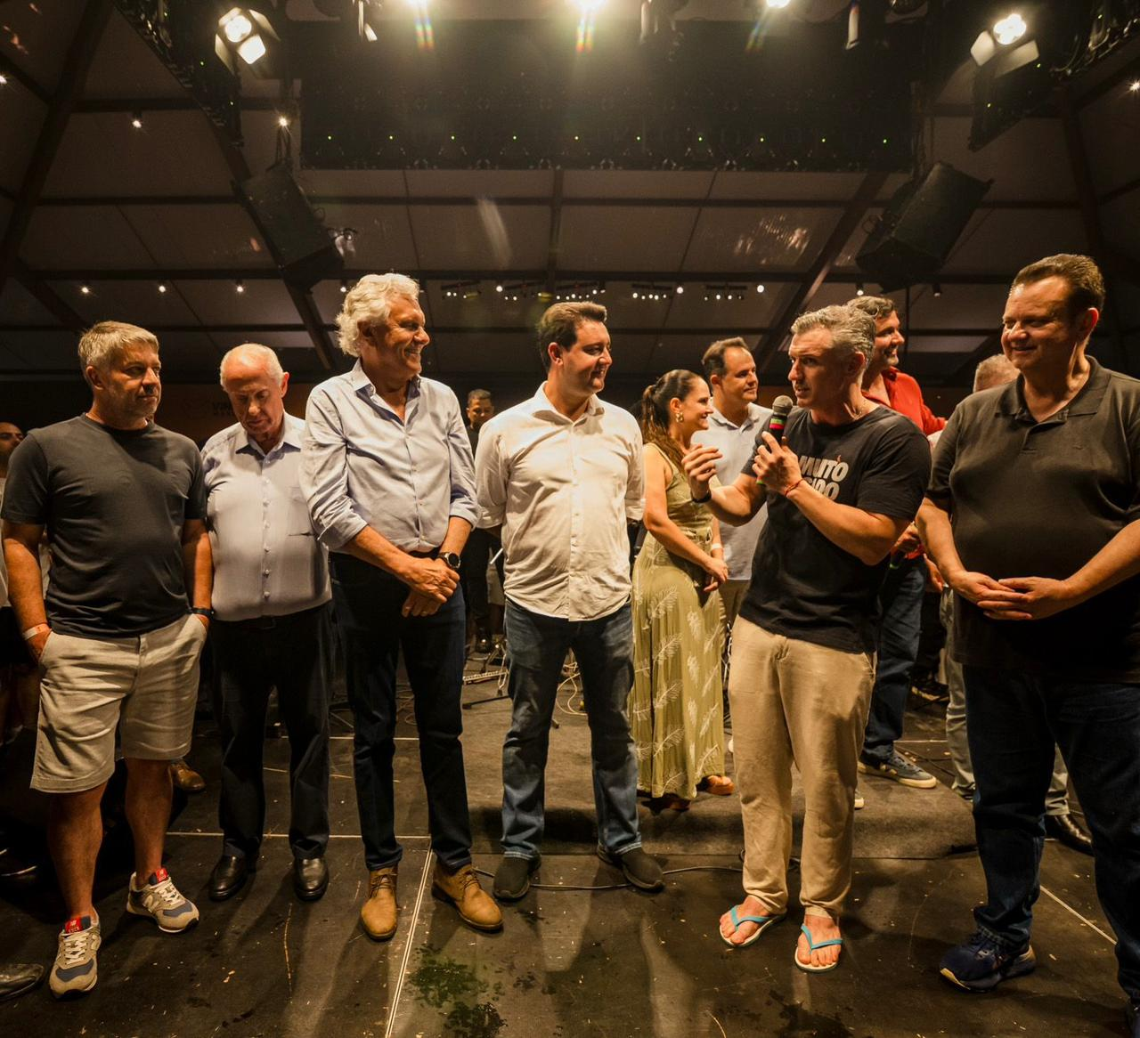 GOVERNADORES CAIADO E RATINHO JR. PARTICIPAM DE EVENTO DE VINICIUS MARCHESE AO LADO DE KASSAB EM MOGI MIRIM