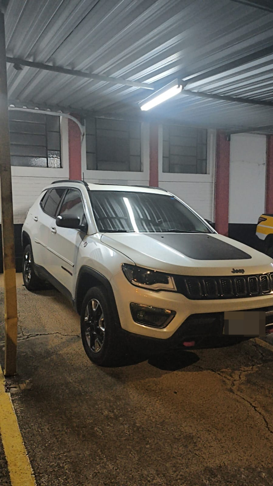 Polícia Militar prende mulher por receptação e adulteração veicular em Jaguariúna.