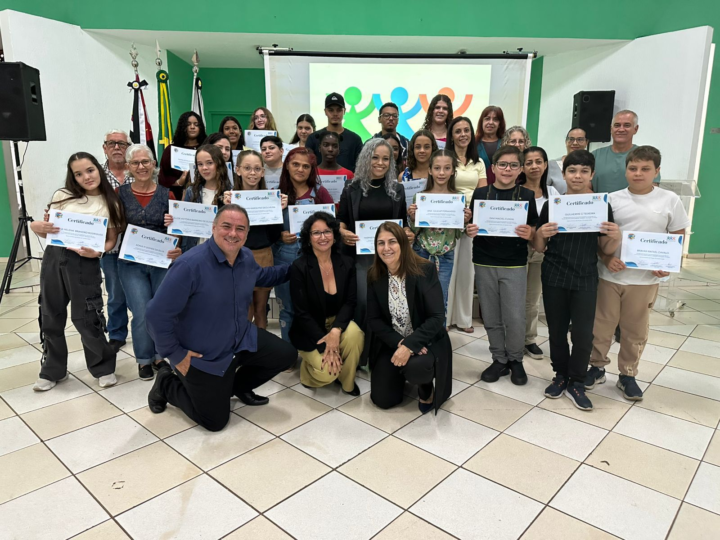 Inclusão Digital: 70 alunos se formam em cursos de Informática em Santo Antônio de Posse