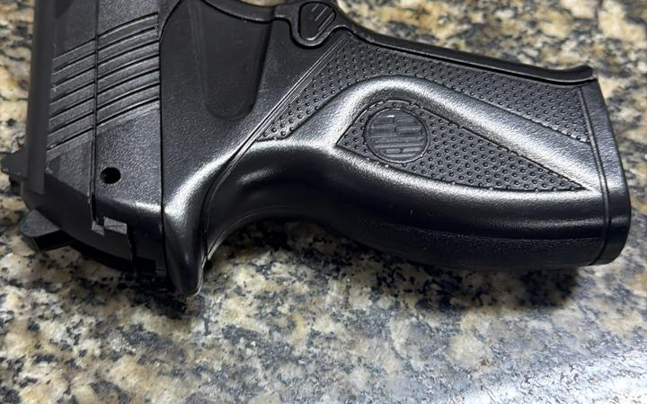 POLÍCIA MILITAR DETÉM HOMEM POR AMEAÇA E LESÃO CORPORAL EM JAGUARIÚNA.