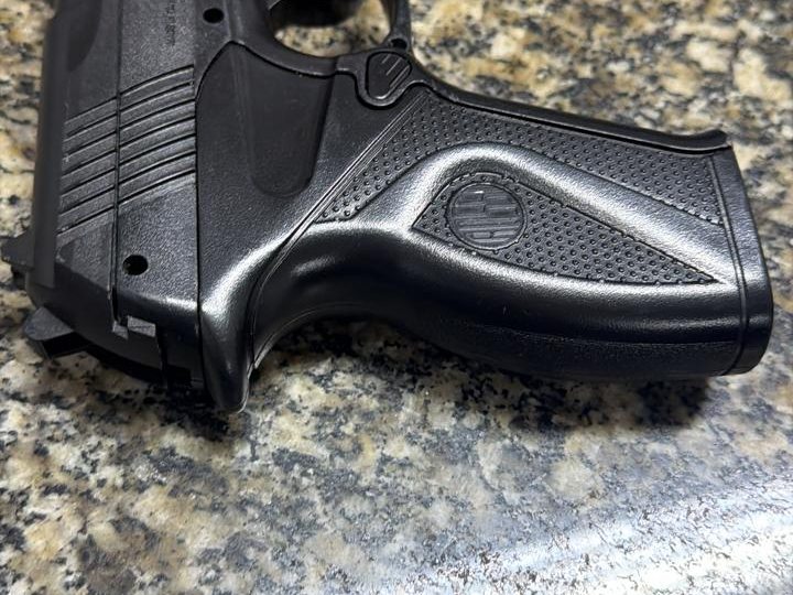 POLÍCIA MILITAR DETÉM HOMEM POR AMEAÇA E LESÃO CORPORAL EM JAGUARIÚNA.