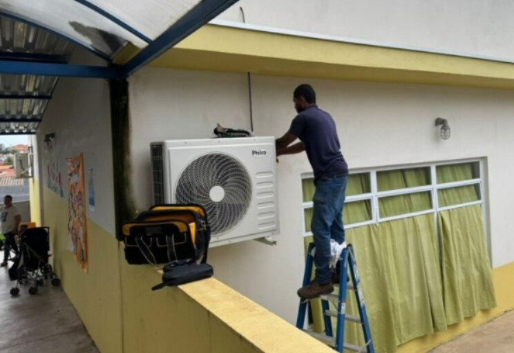 Santo Antônio de Posse:: 100% da rede elétrica das escolas está concluída para instalação de ar-condicionado