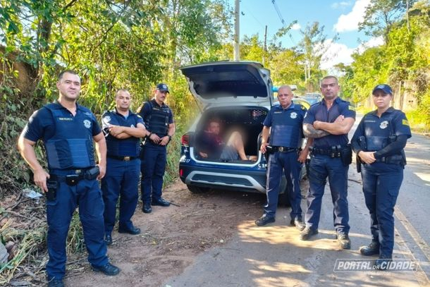 Homem rouba carro, foge da GCM e é preso após bater veículo