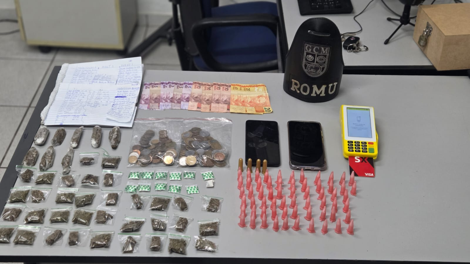 GCM PRENDE SUSPEITO POR TRÁFICO DE DROGAS NO BAIRRO DOM BOSCO, EM JAGUARIÚNA