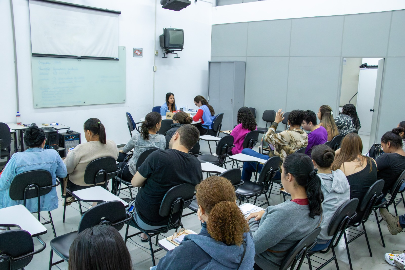 PAT DE JAGUARIÚNA PROMOVE ENTREVISTAS DE EMPREGO NESTA QUINTA-FEIRA