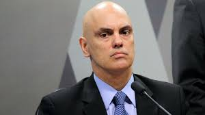 MORAES REAGE A CRÍTICAS E DIZ QUE ATAQUES AO STF VIRARAM “TRAMPOLIM POLÍTICO”