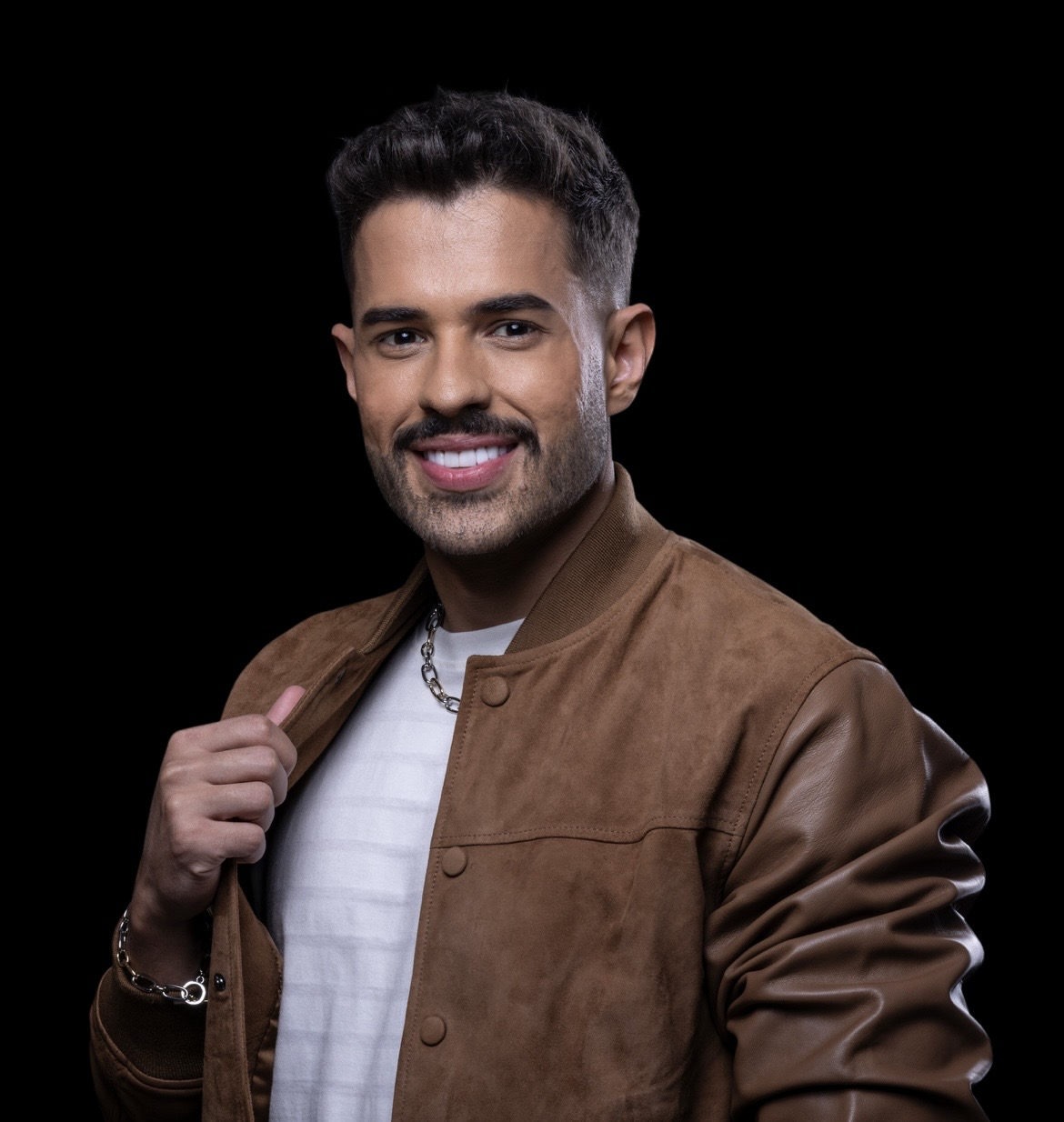 Festa do Trabalhador de Holambra terá shows gratuitos de Bruno Rosa e Ton Carfi na Rua Coberta 