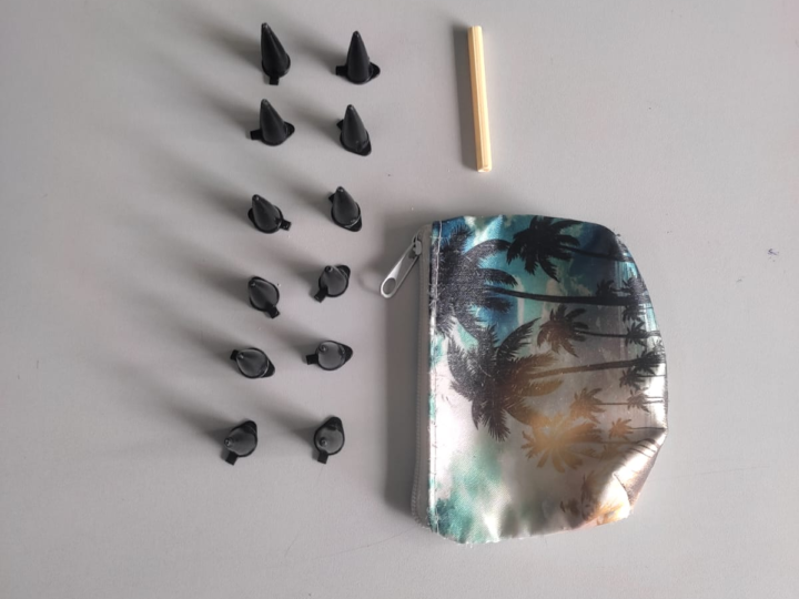 GCM ENCONTRA DROGAS ABANDONADAS EM BOLSA NO CENTRO DE SANTO ANTÔNIO DE POSSE