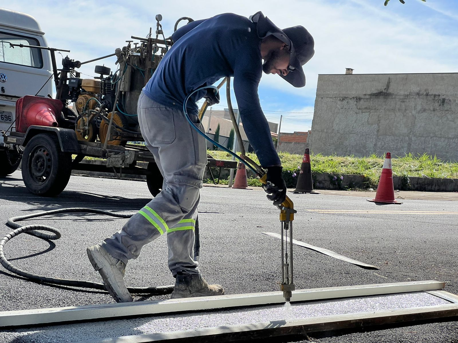 Santo Antônio de Posse: Após recapeamento, Prefeitura conclui sinalização viária nos bairros Pedra Branca e Maria Helena