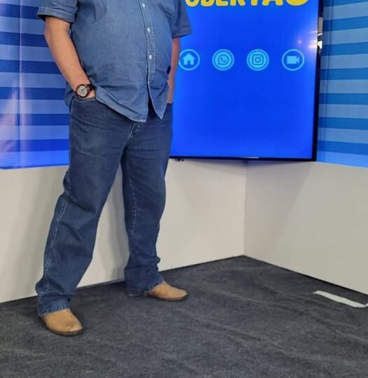 Robertão Chapa Quente: A Voz do Jornalismo Investigativo que Desafia o Silêncio no Interior Paulista . GRUPO CIRCUITO PAULISTA DE COMUNICAÇÃO.