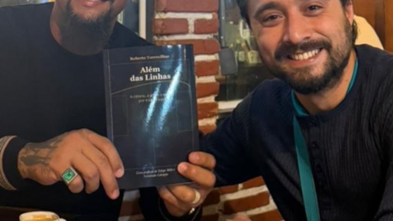 No futebol de elite o sucesso não é determinado apenas pelo que acontece quando a bola rola, mas pela complexidade invisível que precede cada movimento.