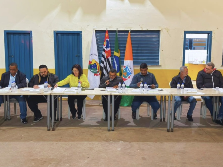 CÂMARA DE HOLAMBRA REALIZA SESSÃO ITINERANTE NO BAIRRO FUNDÃO E APROXIMA POPULAÇÃO